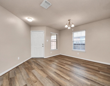 1818 Fergus Park Court - Photo Thumbnail 12