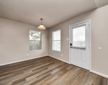 1818 Fergus Park Court - Photo Thumbnail 22
