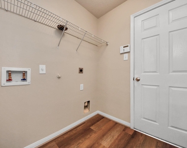 1818 Fergus Park Court - Photo Thumbnail 17