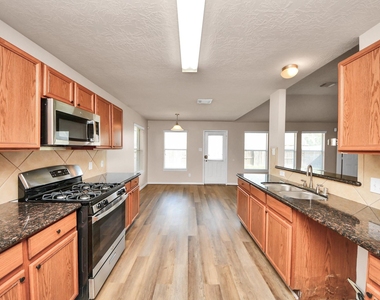 1818 Fergus Park Court - Photo Thumbnail 18