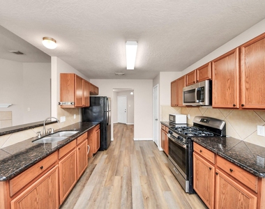 1818 Fergus Park Court - Photo Thumbnail 20