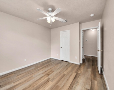 1818 Fergus Park Court - Photo Thumbnail 13