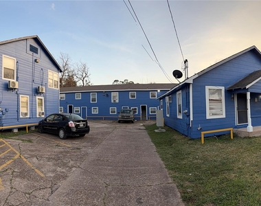 7018 1/2 Avenue F - Photo Thumbnail 8
