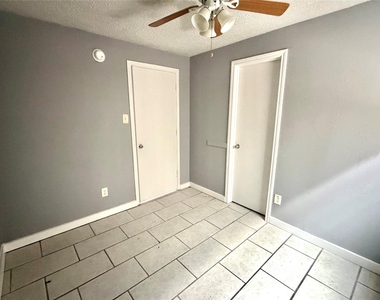 7018 1/2 Avenue F - Photo Thumbnail 5