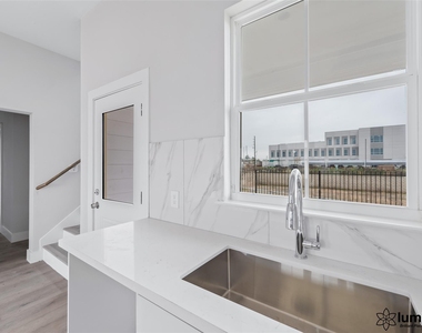 6702 Metro Boulevard - Photo Thumbnail 6