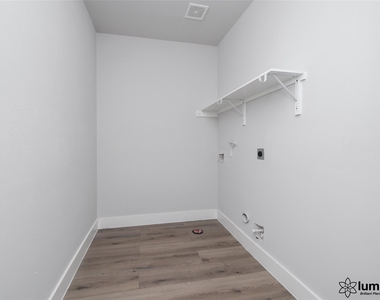 6702 Metro Boulevard - Photo Thumbnail 18