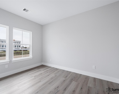 6702 Metro Boulevard - Photo Thumbnail 23