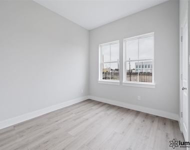 6702 Metro Boulevard - Photo Thumbnail 12