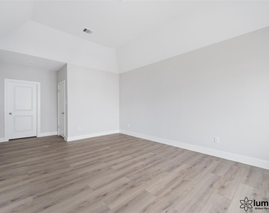 6702 Metro Boulevard - Photo Thumbnail 20
