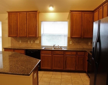 7827 Iris Glen Lane - Photo Thumbnail 14