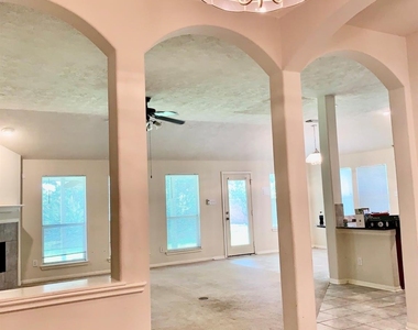 7827 Iris Glen Lane - Photo Thumbnail 4