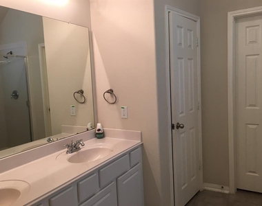 7827 Iris Glen Lane - Photo Thumbnail 17