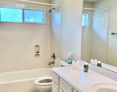 7827 Iris Glen Lane - Photo Thumbnail 11