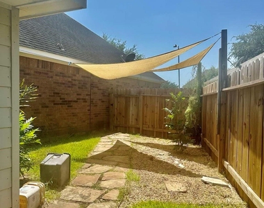 7827 Iris Glen Lane - Photo Thumbnail 12