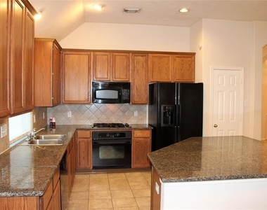 7827 Iris Glen Lane - Photo Thumbnail 15