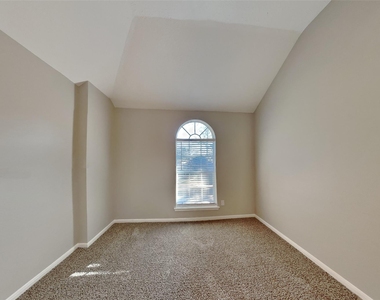 9658 Therrell Drive - Photo Thumbnail 13
