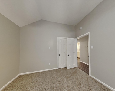 9658 Therrell Drive - Photo Thumbnail 12