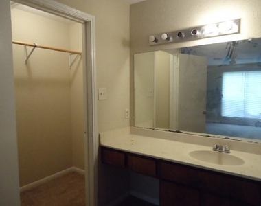 12500 Sandpiper Drive - Photo Thumbnail 10