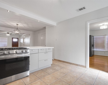 905 Kern Street - Photo Thumbnail 7