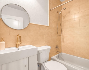 905 Kern Street - Photo Thumbnail 11