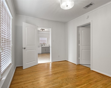 905 Kern Street - Photo Thumbnail 10
