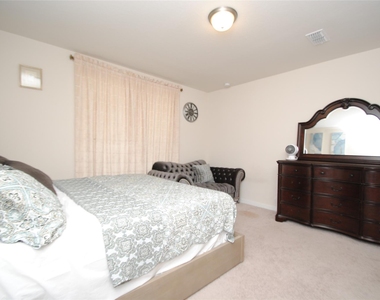7143 Clearwater Cove Drive - Photo Thumbnail 5