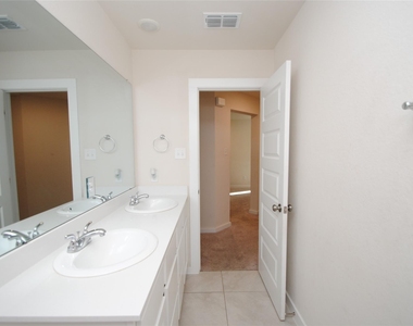 7143 Clearwater Cove Drive - Photo Thumbnail 15
