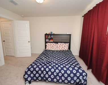 7143 Clearwater Cove Drive - Photo Thumbnail 18