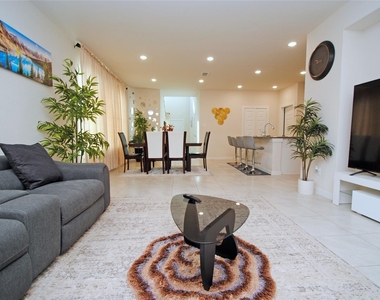 7143 Clearwater Cove Drive - Photo Thumbnail 9