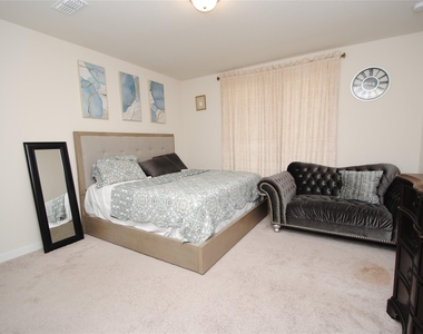 7143 Clearwater Cove Drive - Photo Thumbnail 4