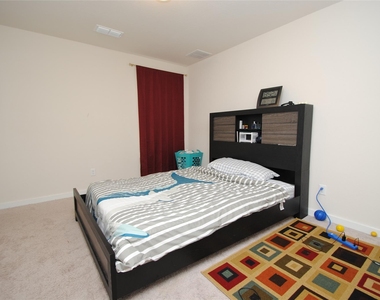 7143 Clearwater Cove Drive - Photo Thumbnail 17