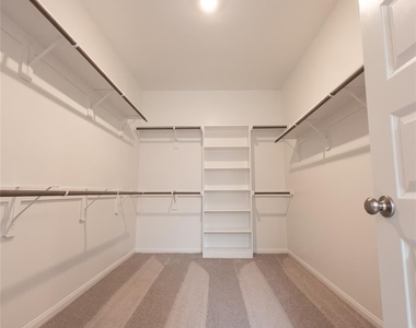 8015 Virginia Drive - Photo Thumbnail 13