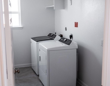 8015 Virginia Drive - Photo Thumbnail 8
