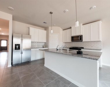 8015 Virginia Drive - Photo Thumbnail 5