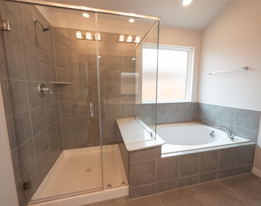 8015 Virginia Drive - Photo Thumbnail 12