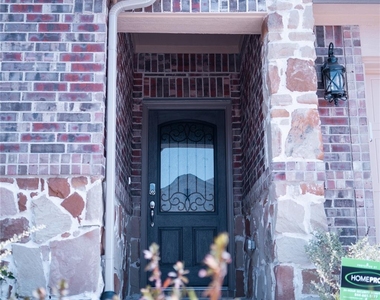 8015 Virginia Drive - Photo Thumbnail 2