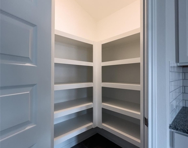 8015 Virginia Drive - Photo Thumbnail 6