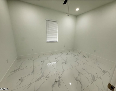 1262 Best Avenue - Photo Thumbnail 4