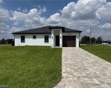 1262 Best Avenue - Photo Thumbnail 11