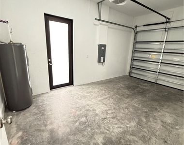 1262 Best Avenue - Photo Thumbnail 9