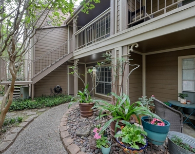 1860 White Oak Drive - Photo Thumbnail 2