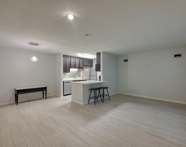1860 White Oak Drive - Photo Thumbnail 6