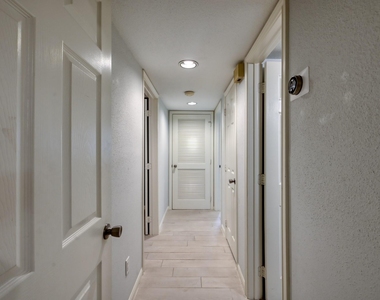 1860 White Oak Drive - Photo Thumbnail 15