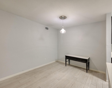 1860 White Oak Drive - Photo Thumbnail 11