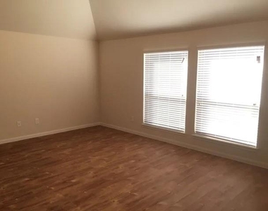 705 S Ella Creek - Photo Thumbnail 6