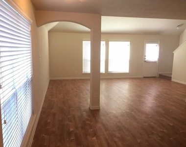705 S Ella Creek - Photo Thumbnail 3