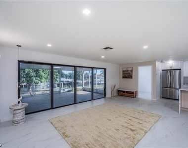 618 Santa Margerita Lane - Photo Thumbnail 9