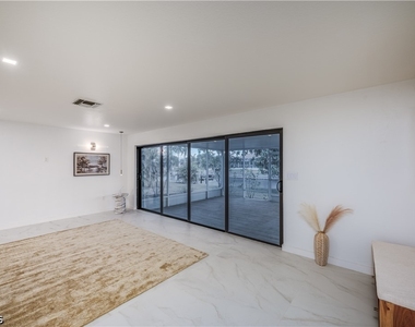 618 Santa Margerita Lane - Photo Thumbnail 10