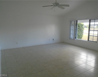 1228 Sw Trafalgar Parkway - Photo Thumbnail 11