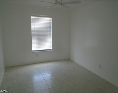 1228 Sw Trafalgar Parkway - Photo Thumbnail 8